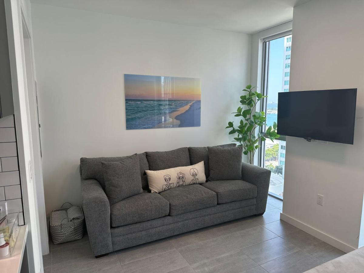 Comfortable Studio With King Bed And Queen Sofa-Bed Miami Dış mekan fotoğraf